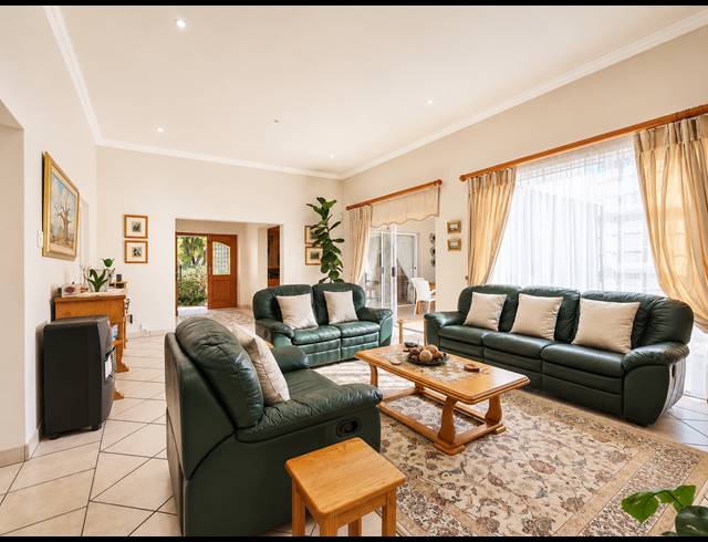 3 BEDROOM HOUSE FOR SALE IN THREE RIVERS EAST